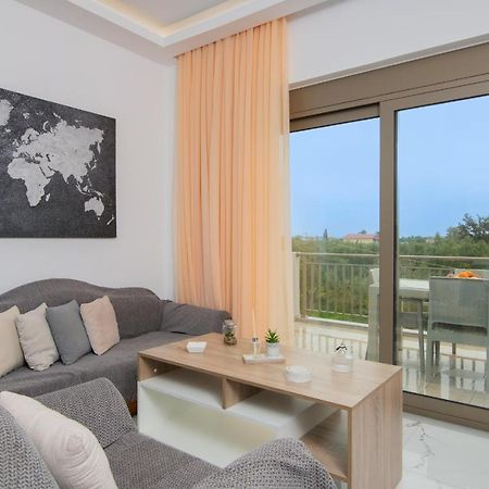 Happiness Apartment Laganas Bagian luar foto